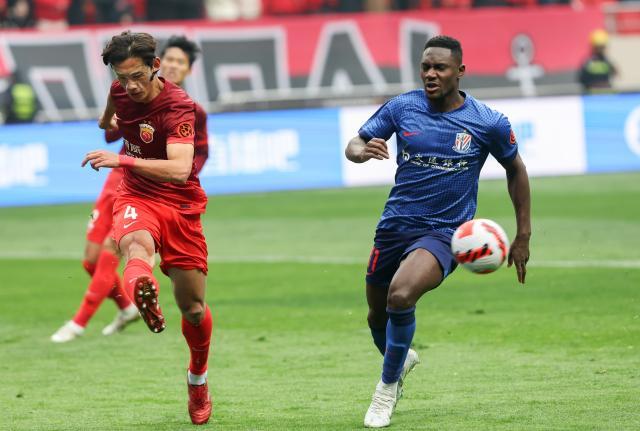 申花疯狂跑动的“双塔”整顿争冠军团