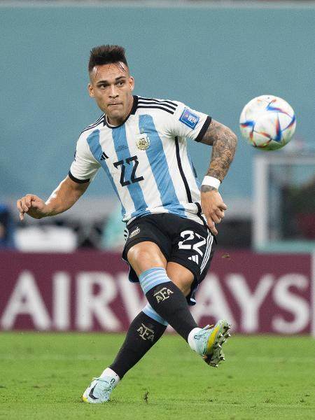 1670115251843008876.jpg lautaro-martinez-da-argentina-desperdica-chance-de-gol-contra-a-australia-1670103526158_v2_450x600.jpg
