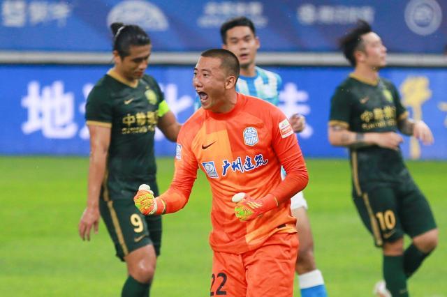 爱游戏全站-【中超】张稀哲爆射张玉宁两失点球 国安1比0广州城