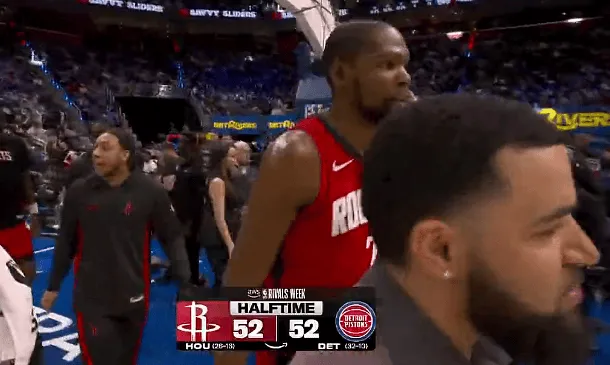 爱游戏网站入口-半场：火箭52-52战平活塞，杜兰特11投6中砍下18分3助攻